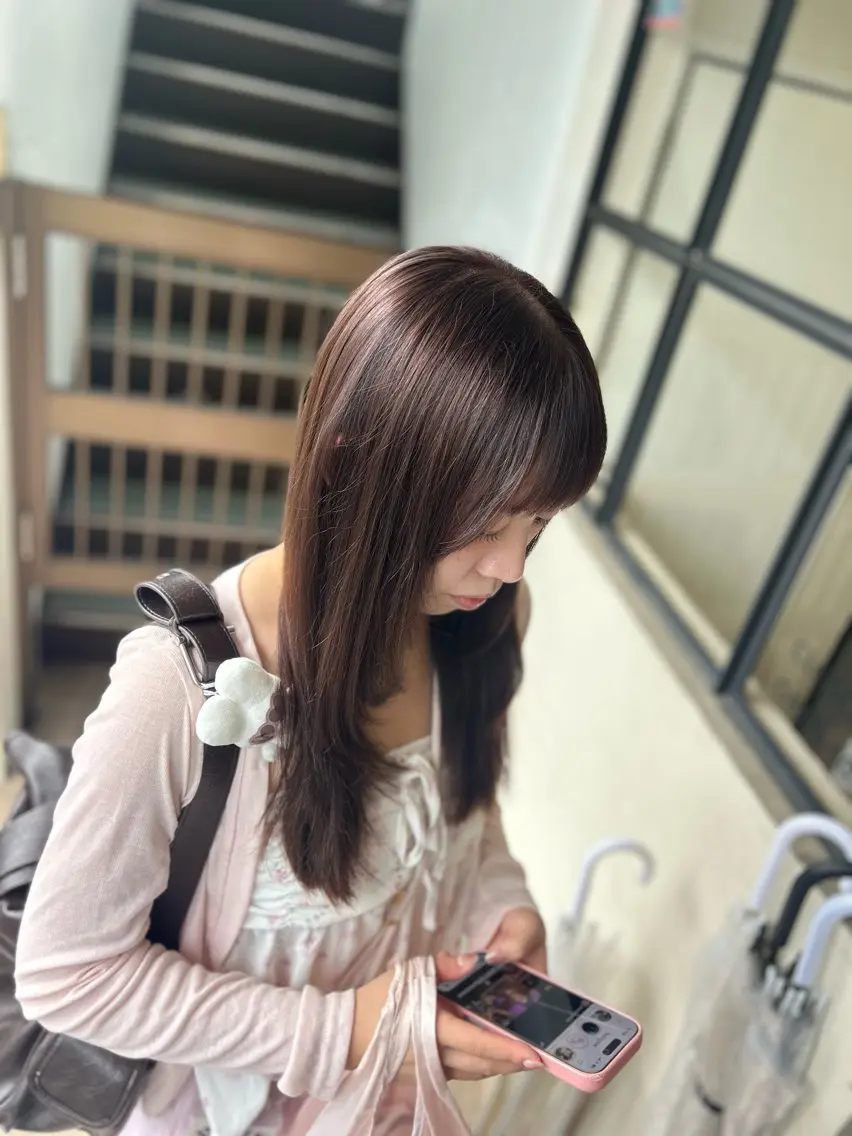 ロング カラー ブリーチ ブラウンカラー ラベンダーカラー ブリーチなしカラー カット ヘアカラー トリートメント 井上 花音のヘアスタイル