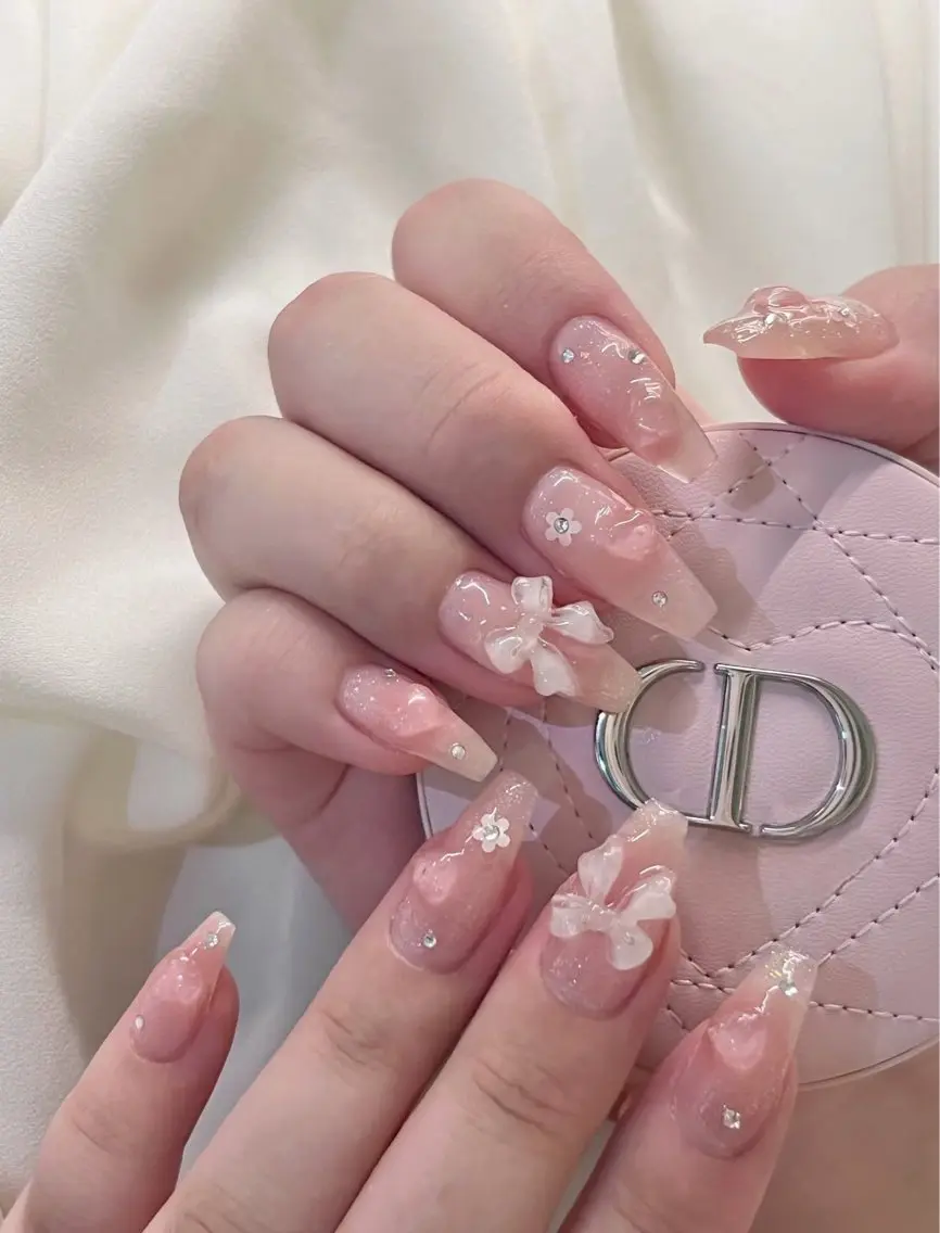 ネイル キラキラネイル マグネットネイル ミラーネイル ニュアンスネイル 春ネイル ハンドネイル Hinaa 池袋のネイルデザイン