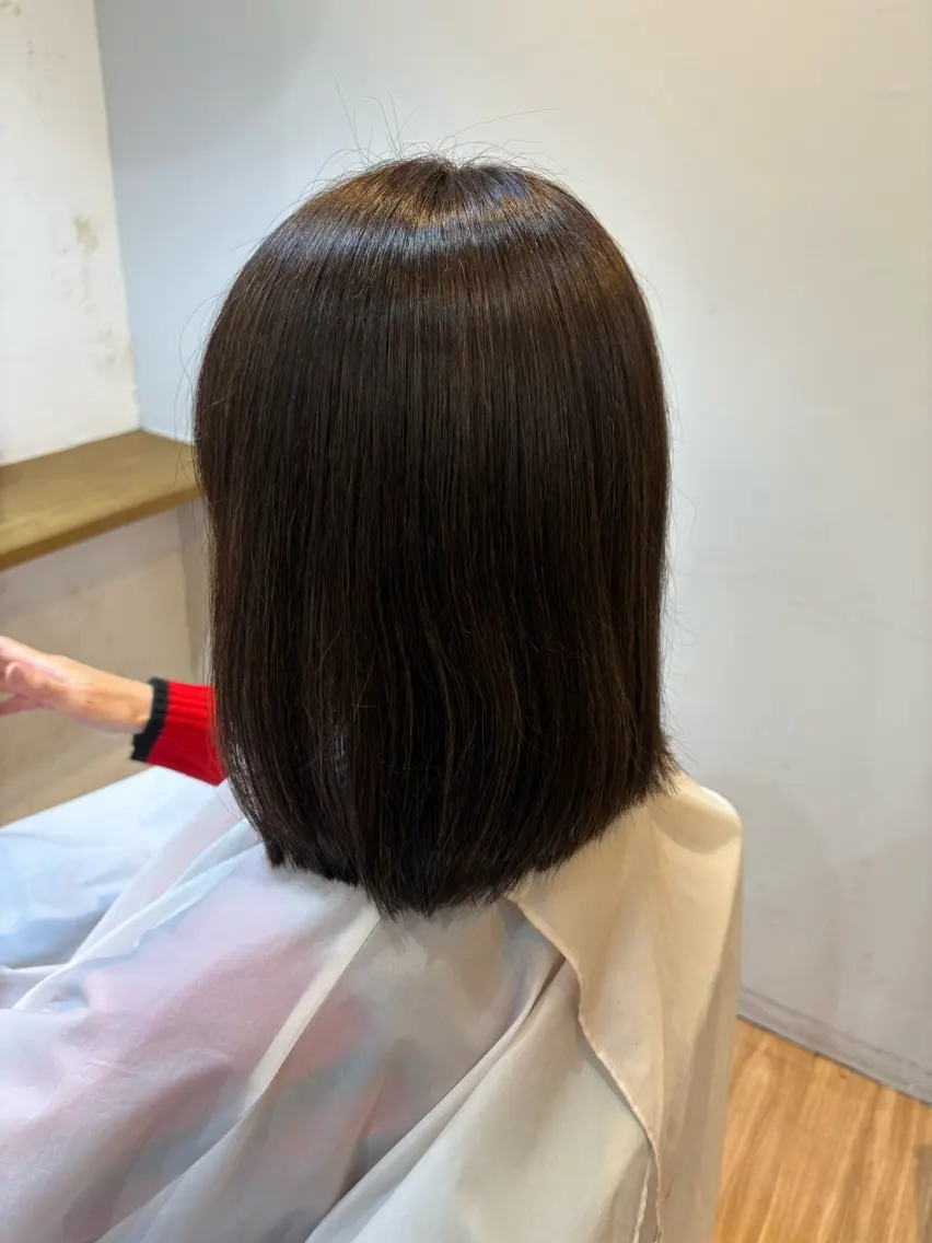 ミディアム カット ヘアカラー トリートメント 韓国ヘアー🇰🇷 MIWAのヘアスタイル