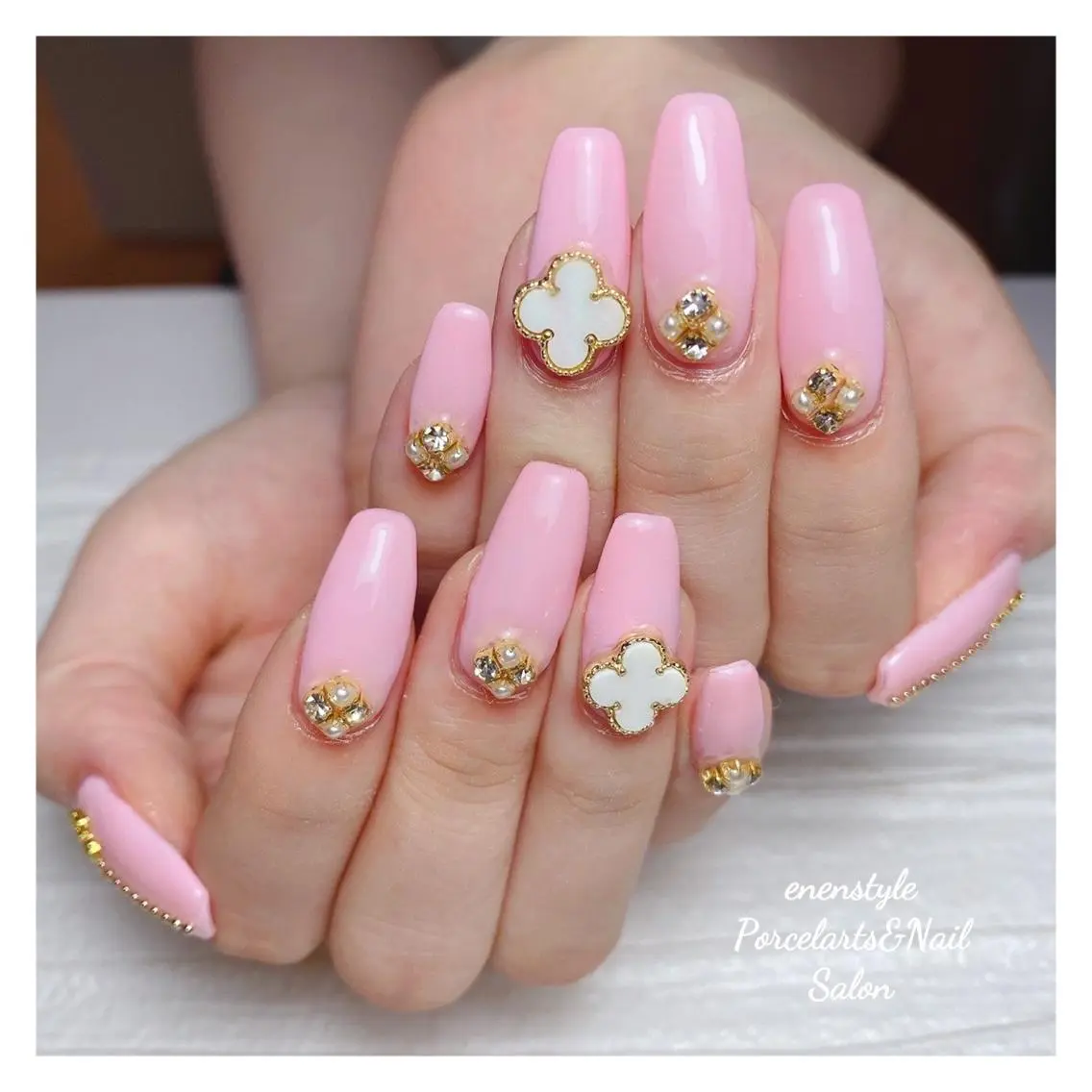ミディアム ネイル 🐾enen style 🐾のネイルデザイン