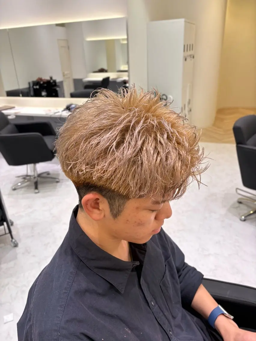 ショート メンズ ヘアカラー ヘアセット 水口 碧斗のヘアスタイル