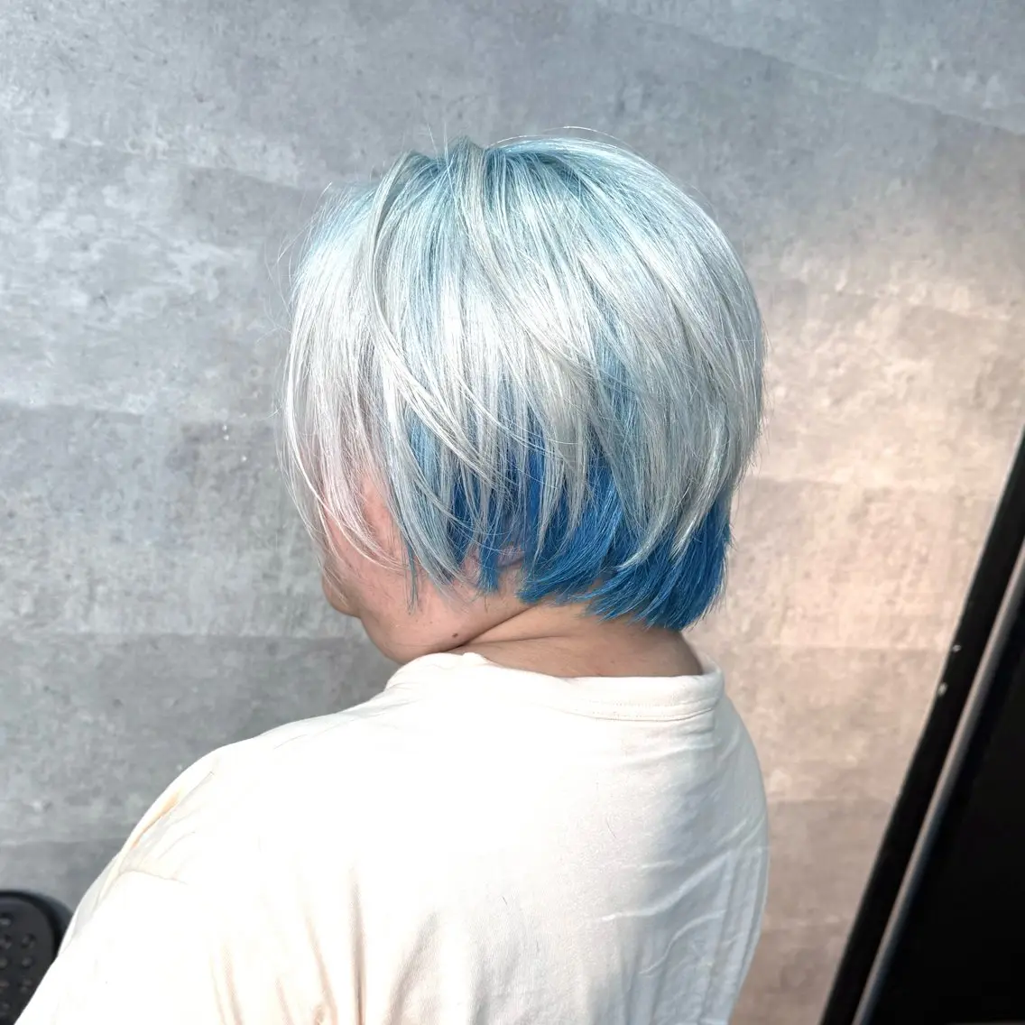 ショート カラー エクステ×ブリーチ× 推しカラー🌟Kのヘアスタイル