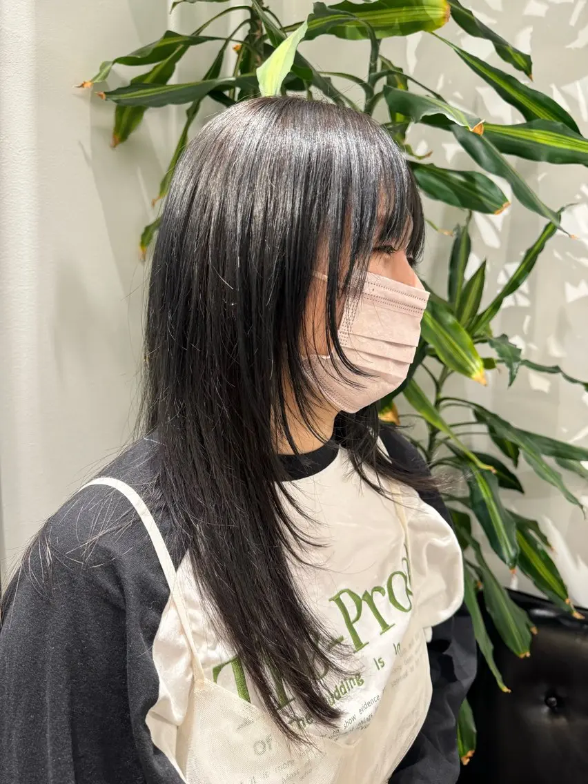 ロング レイヤーカット 黒岩 珠奈のヘアスタイル