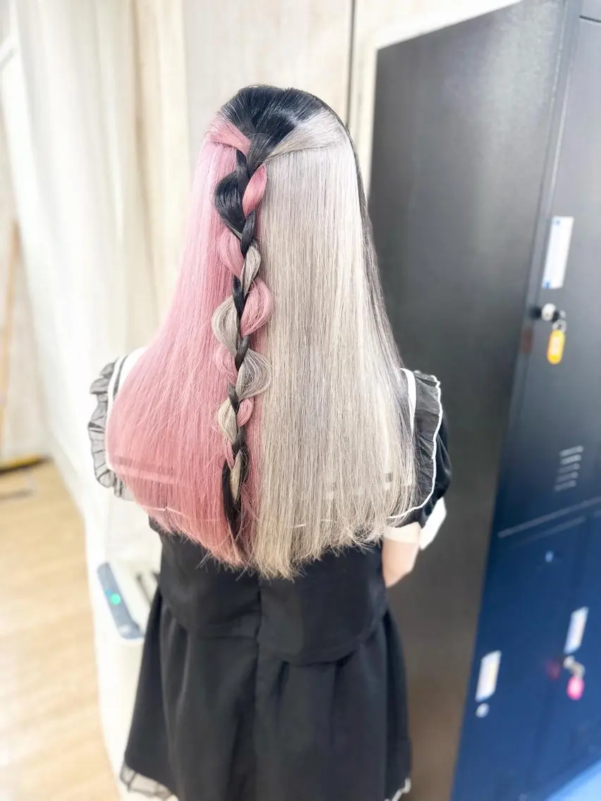 【推しイベ用】全体ブリーチ+デザインカラーの写真