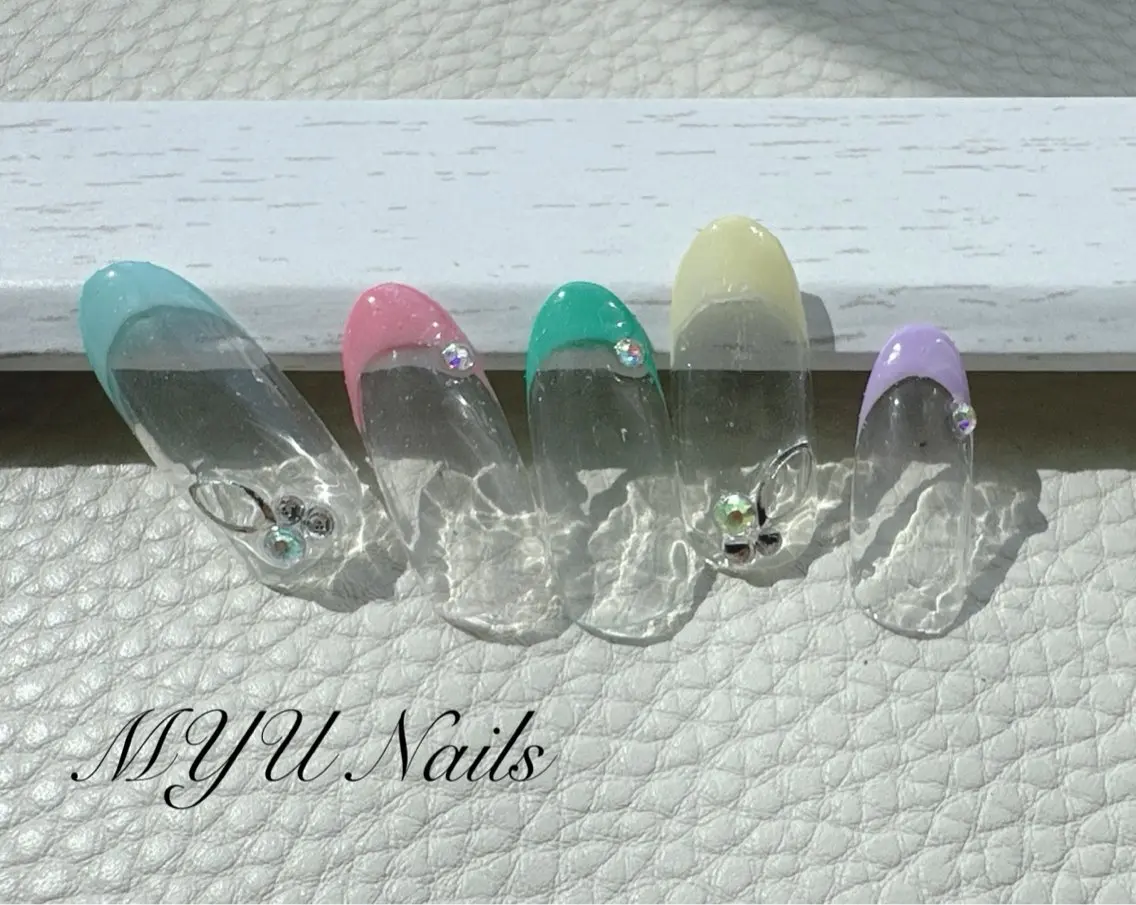 ネイル フレンチネイル ジェルネイル 持ち込み ニュアンスネイル パラジェル ニュアンスネイル🌈 MYU Nailsのネイルデザイン