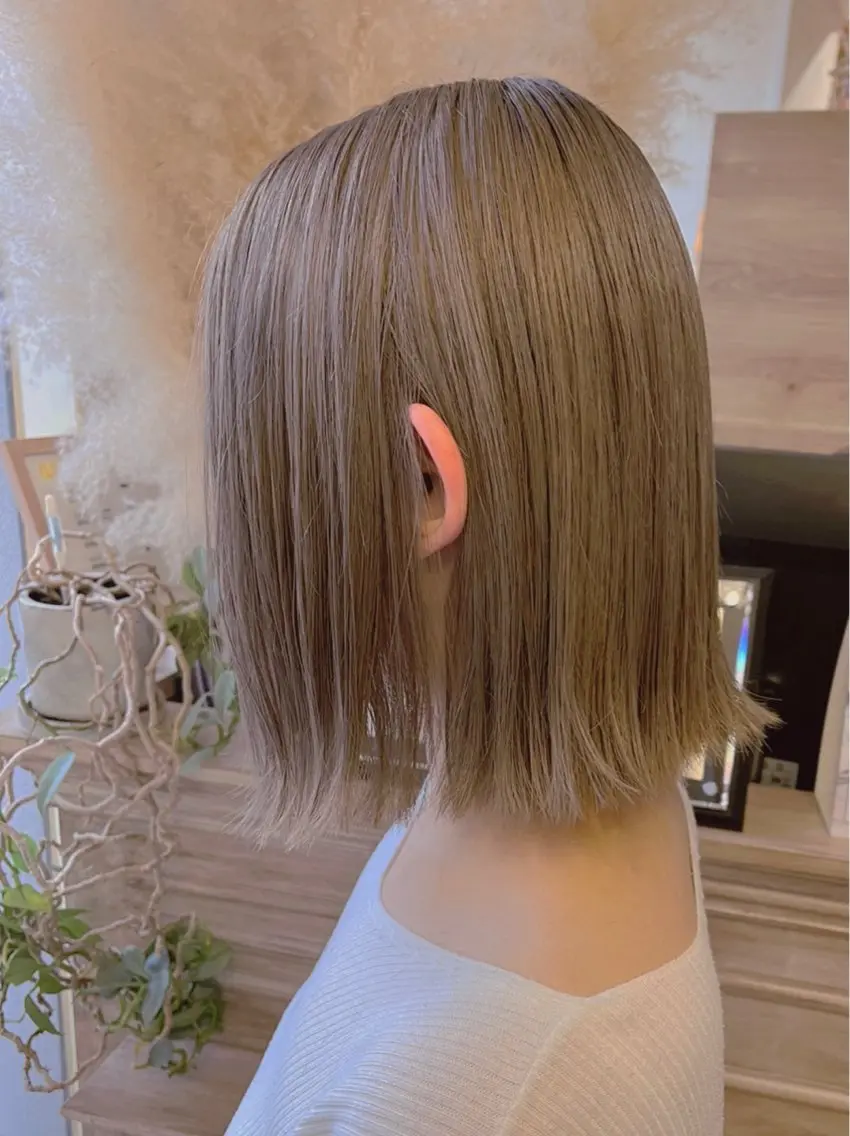 カラー 西安 優香のヘアスタイル