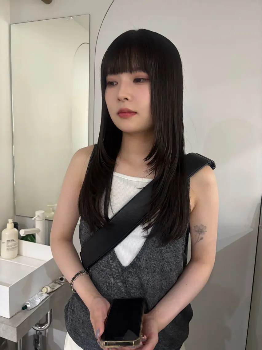 ミディアム レイヤーカット ワイドバング kanon レイヤー・ボブのヘアスタイル