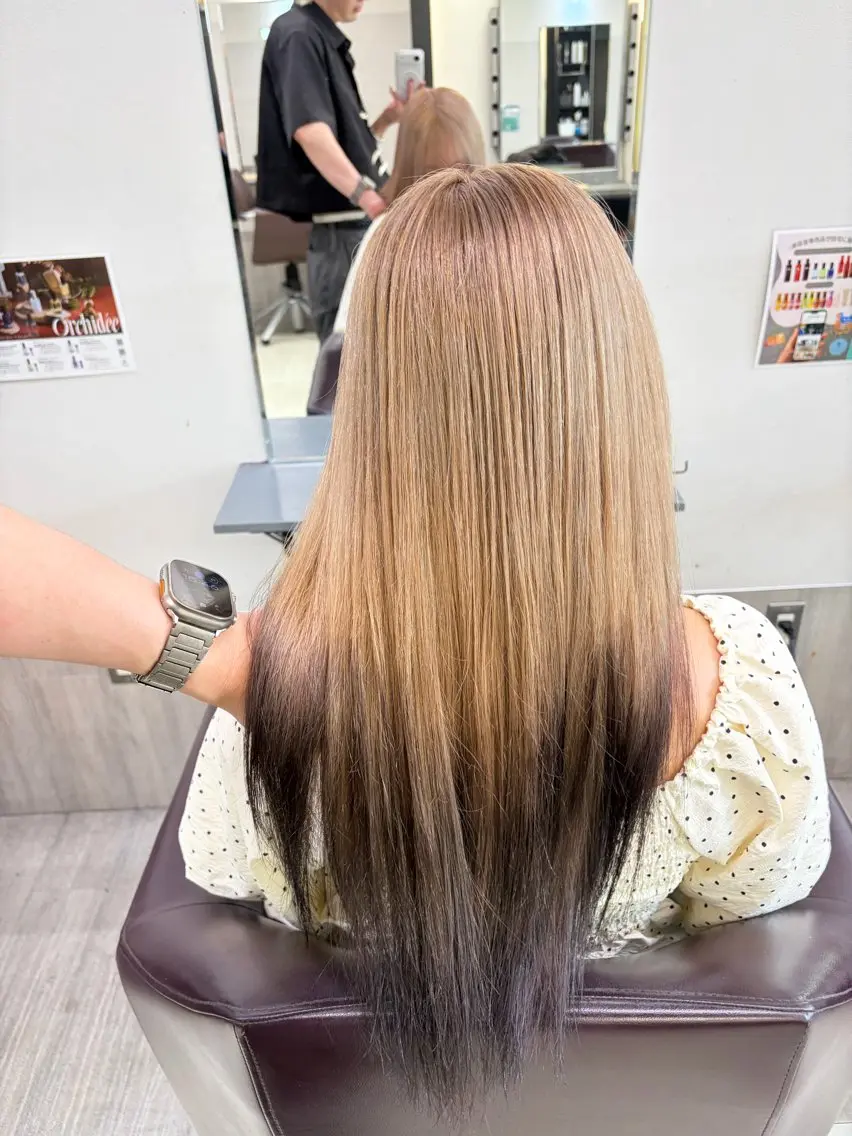 ロング カラー ヘアカラー トリートメント ブリーチ/ミルクティ ーベージュ/天神大名のヘアスタイル