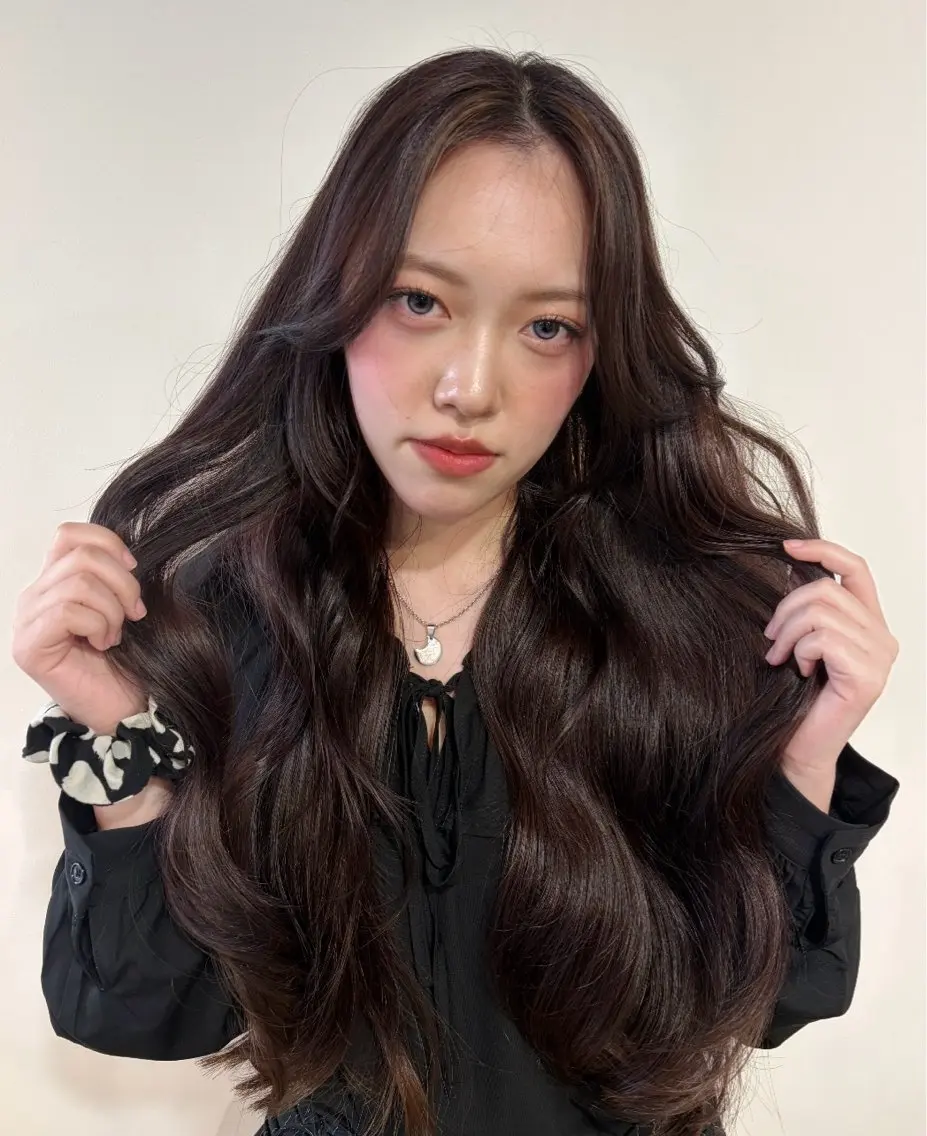 ロング カラー 内川 楓子のヘアスタイル