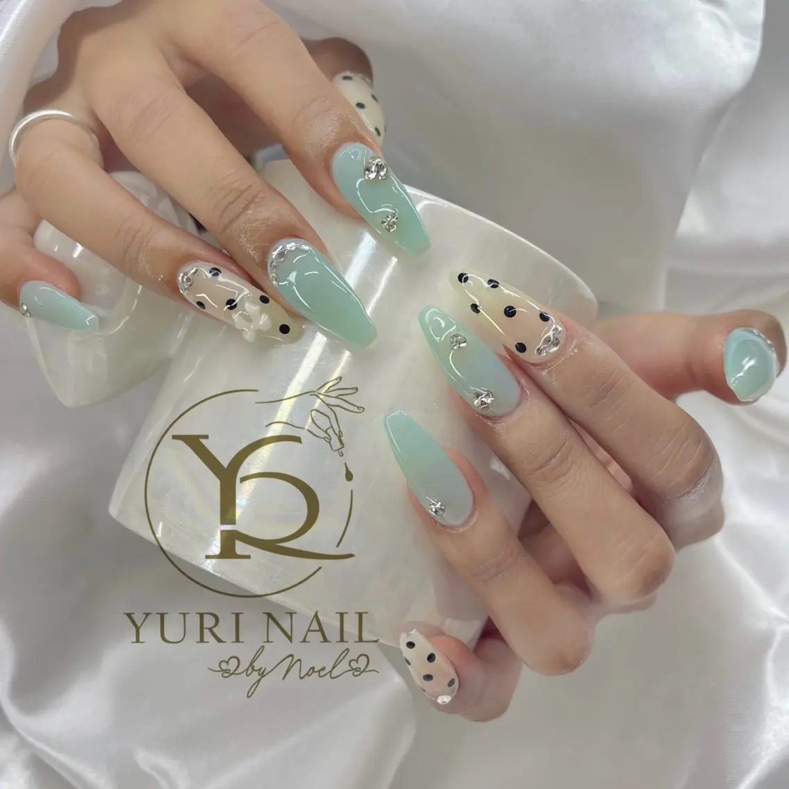 ネイル チークネイル フットネイル フレンチネイル グラデーション キラキラネイル ハンドネイル フットネイル ハンドケア YURI Nail Funabashiのネイルデザイン