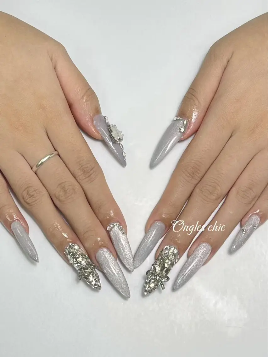 ネイル ハンドネイル ongles chicのネイルデザイン