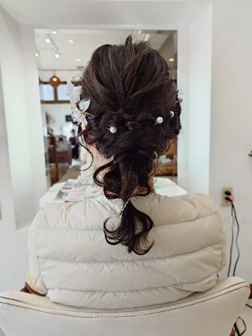 セミロング ヘアアレンジ ヘアセット ｷﾝｼﾞｮｳ ｴﾅﾐのヘアスタイル