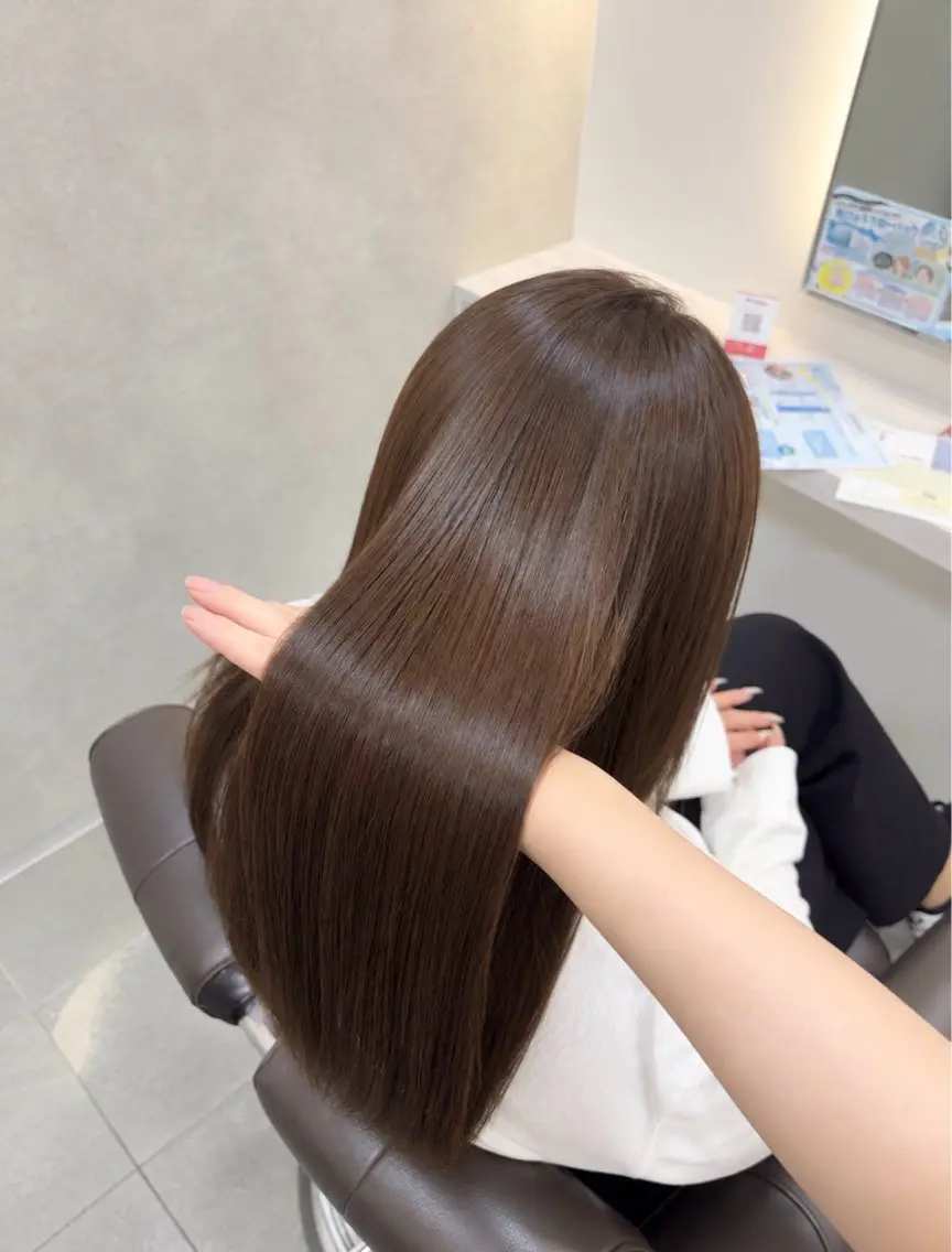 カラー 伊佐山 菜那のヘアスタイル