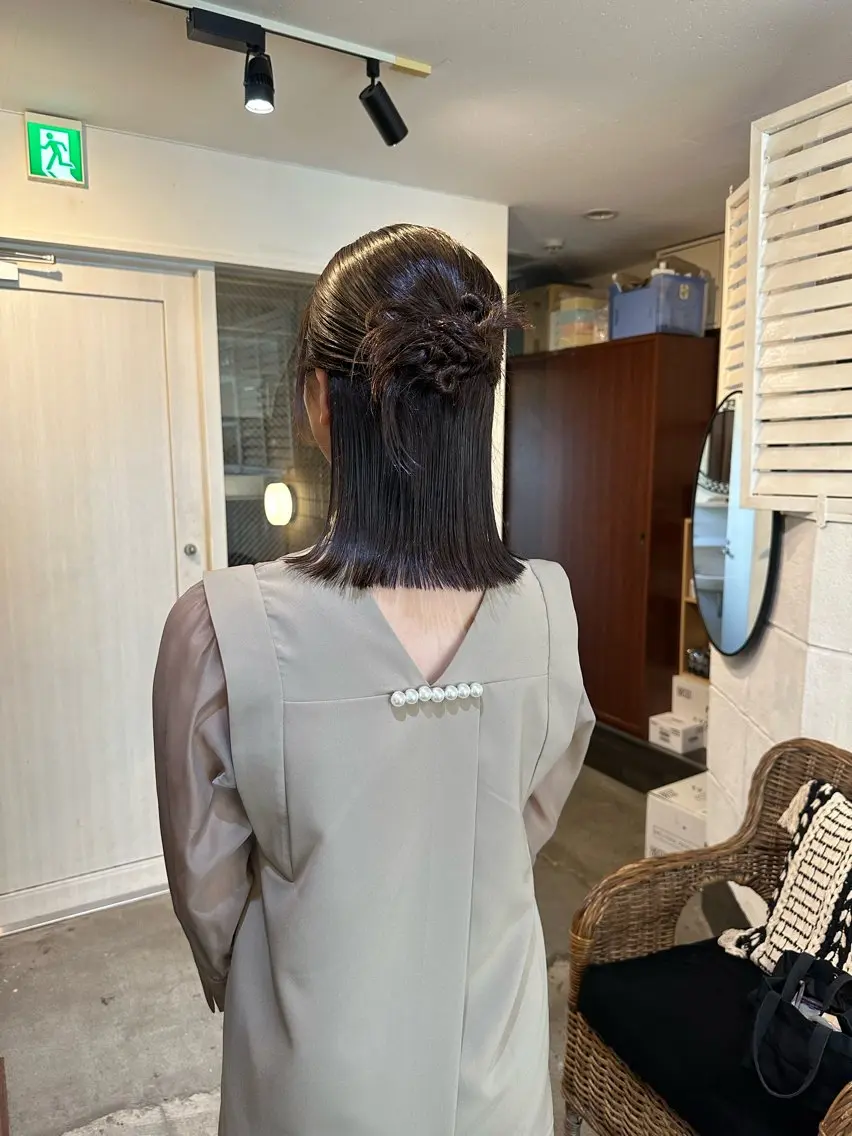ミディアム カラー ヘアアレンジ ハーフアップ ベージュカラー ブリーチ ブラウンカラー ケアブリーチ ヘアセット カットモデル募集中 ／HARUKA🎀のヘアスタイル