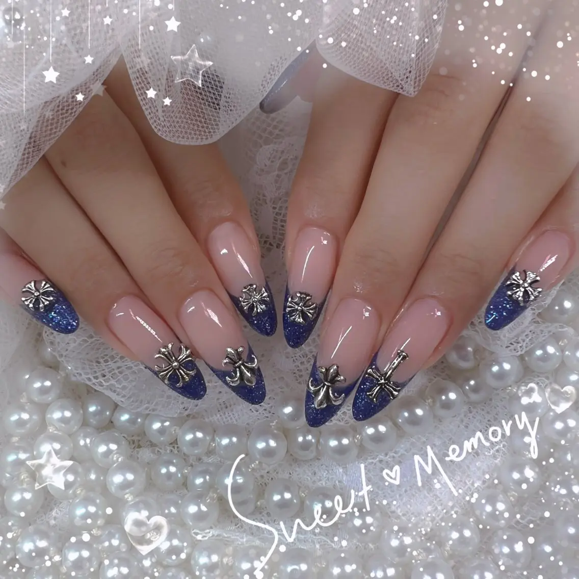 ネイル チークネイル フレンチネイル ガーリー ガラスフレンチ グラデーション ハンドネイル ハンドケア Chill Nailsalonのネイルデザイン