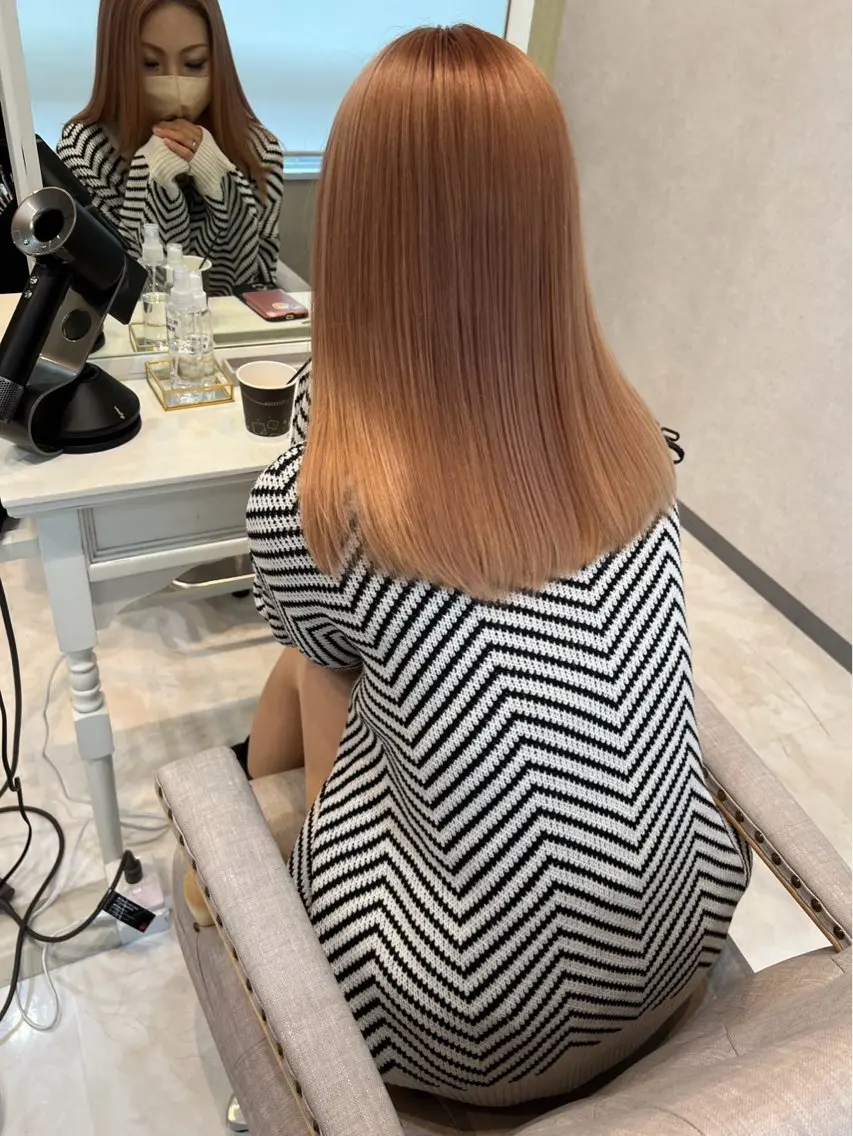 カラー 巣山 友莉のヘアスタイル