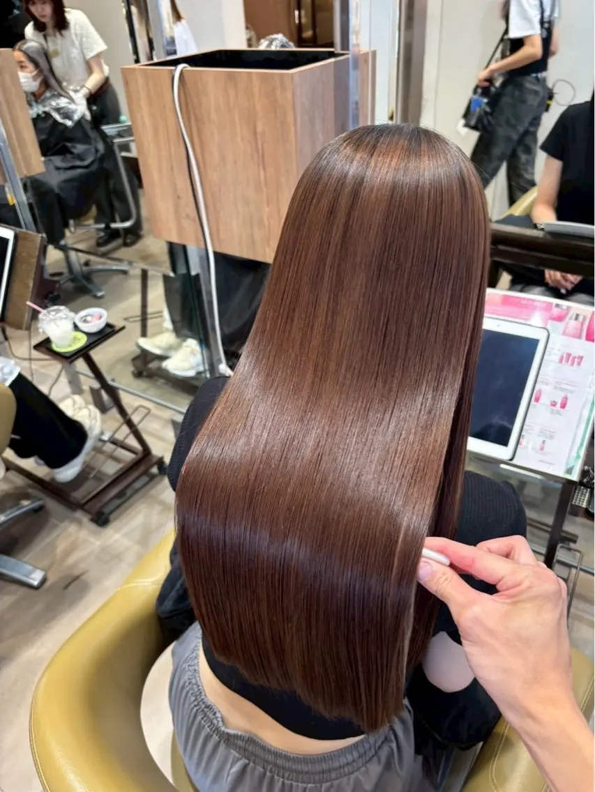 ロング 岩岡 つなみのヘアスタイル