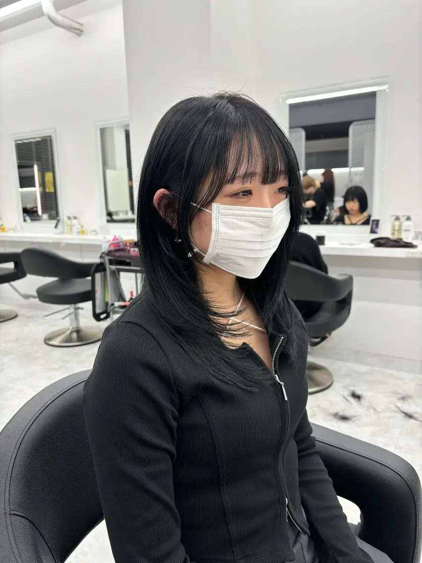 ミディアム カラー 抜け感レイヤー︴ ニュアンスカラーのヘアスタイル
