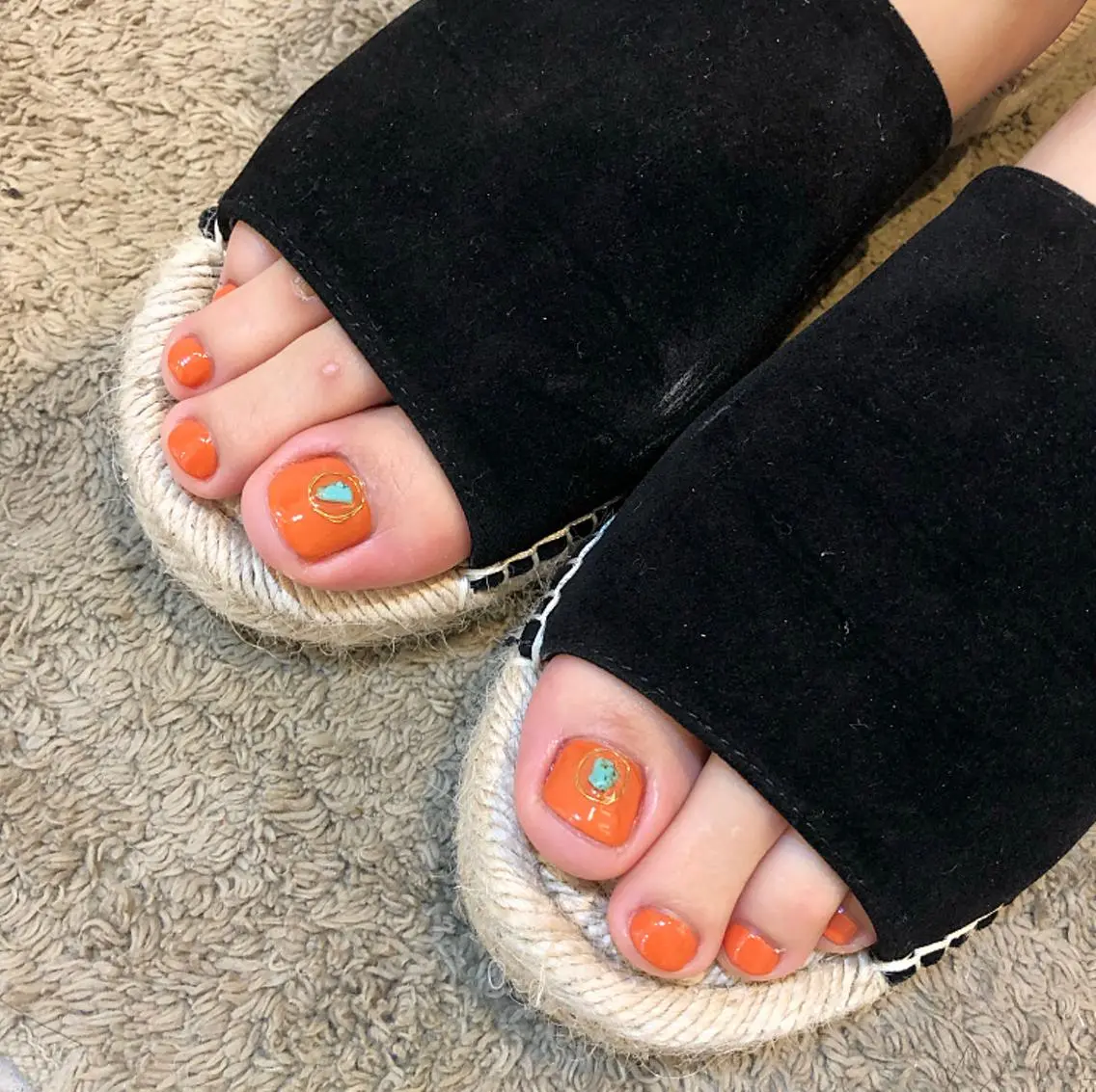 ネイル フットネイル オレンジ rina eye&nailのマツエク・マツパデザイン