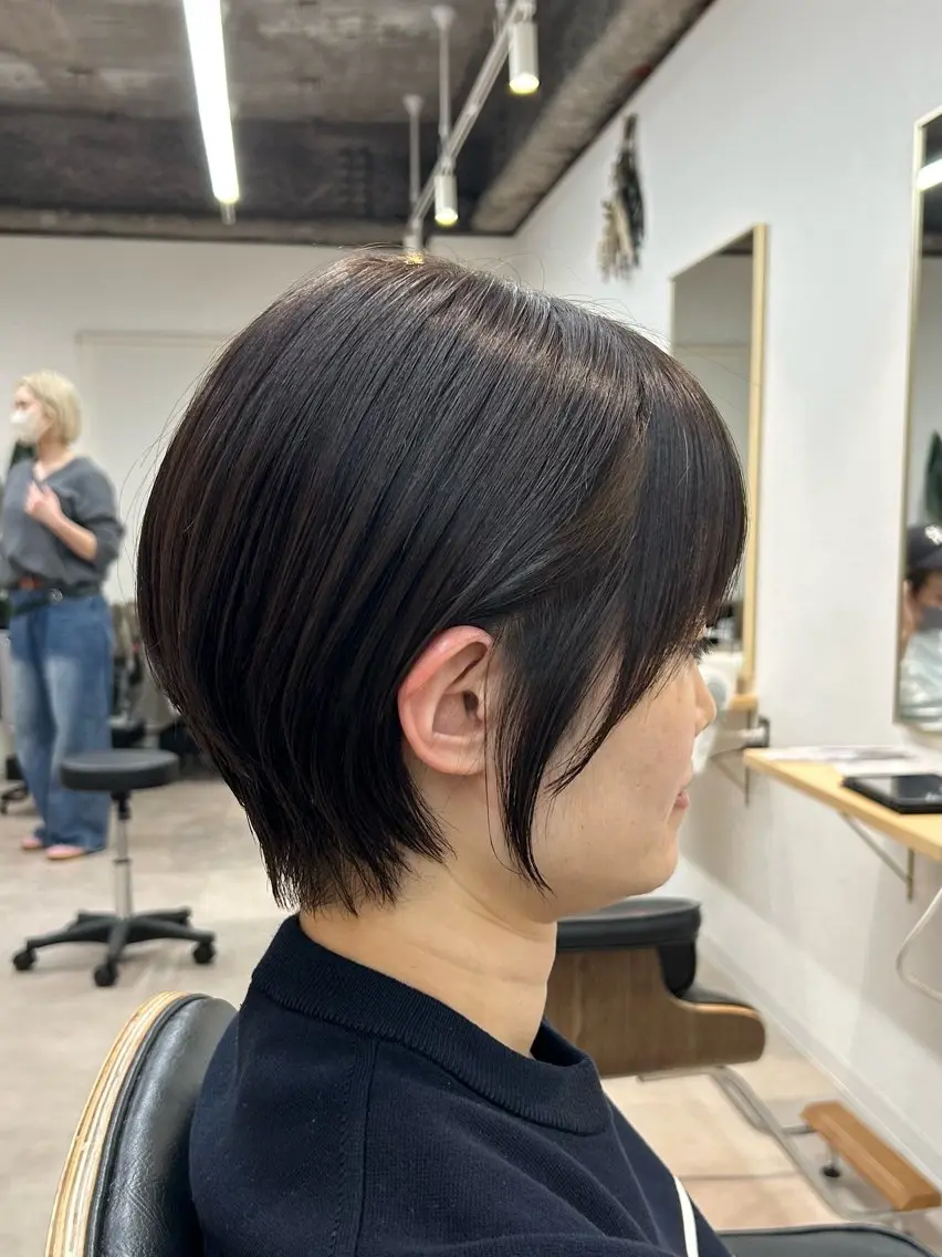 ショート カラー くびれヘア ショートヘア カット ヘアカラー トリートメント ハイライト/レイヤー /艶髪/吉田愛望のヘアスタイル