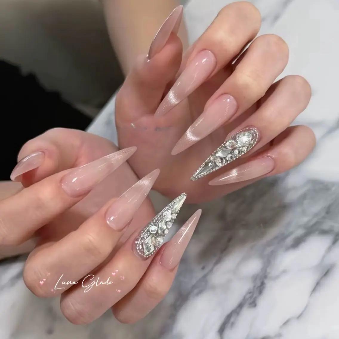 ネイル ハンドネイル Luna Gladeのネイルデザイン