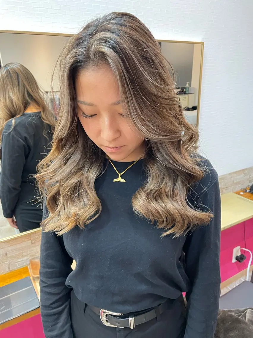 ロング カラー バレイヤージュ レイヤーカット 似合わせカット カット ヘアカラー YUI/ ブリーチカラー🌷のヘアスタイル