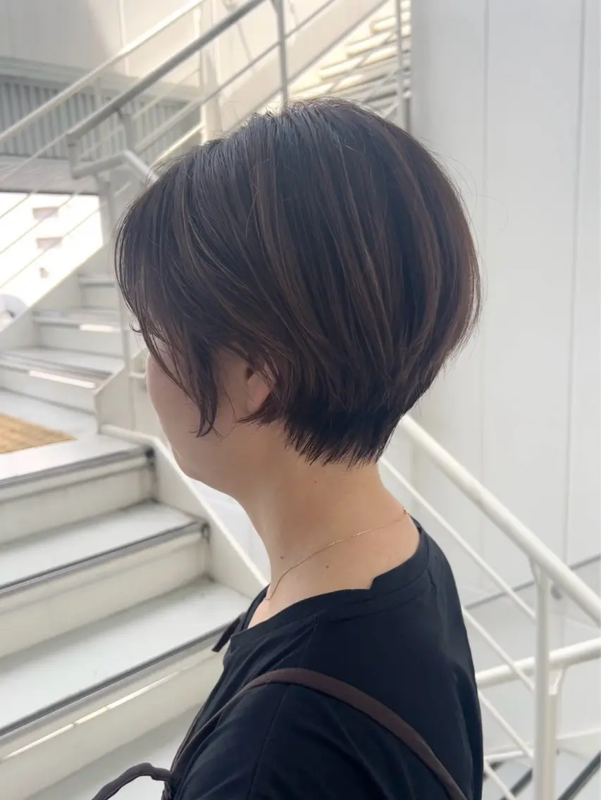 ショート カラー ハイライトカラー ハイライト ショートヘア しおり/パーマ/ newi町田のヘアスタイル
