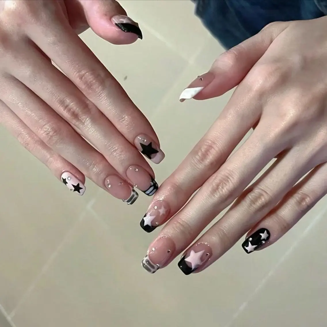 ネイル フレンチネイル ジェルネイル 韓国ネイル ロングネイル スカルプネイル ハンドネイル Blingg NailStudioのネイルデザイン