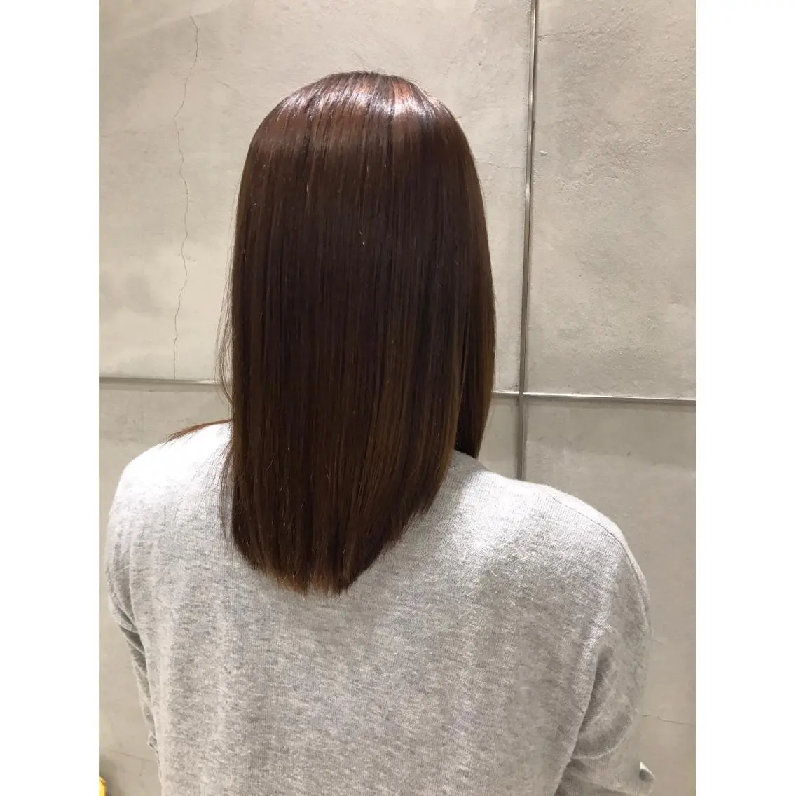 セミロング パーマ ストレートパーマ カット 縮毛矯正 片山千晴✨ツヤ髪カラ ー✨レイヤーカット✨のヘアスタイル