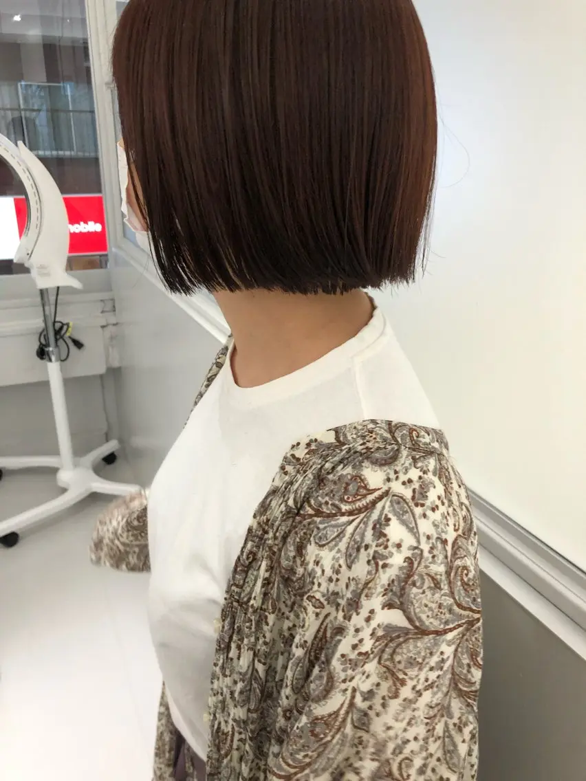 ショート カラー ボルドーカラー ブラウンカラー ボブ 伊藤 由季のヘアスタイル
