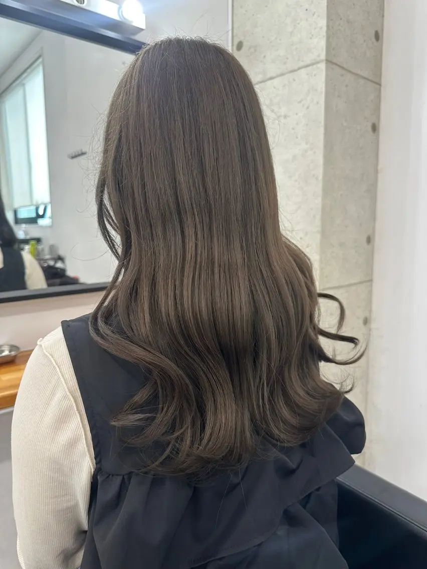 ロング カラー 黒髪 ブリーチ ダブルカラー ブリーチなしカラー ヘアカラー トリートメント 🎀透明感 カラーHiROEのヘアスタイル