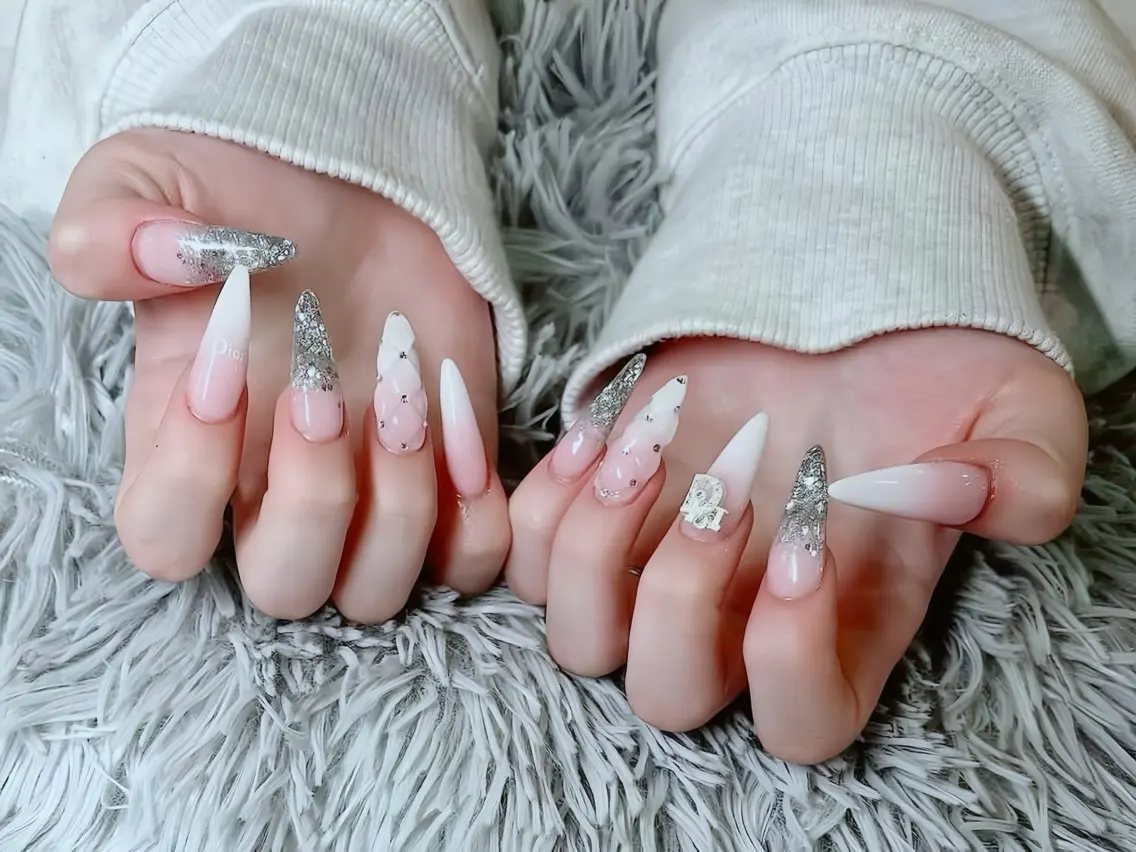 ネイル べっ甲ネイル チークネイル フラッシュネイル フラワーネイル フットネイル ハンドネイル Rin Nail Shinokuboのネイルデザイン