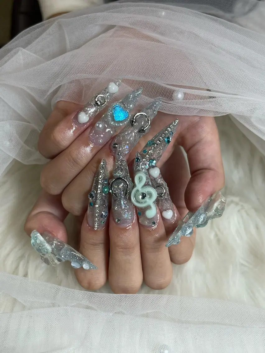 ネイル ハンドネイル NiJi Nailsのネイルデザイン