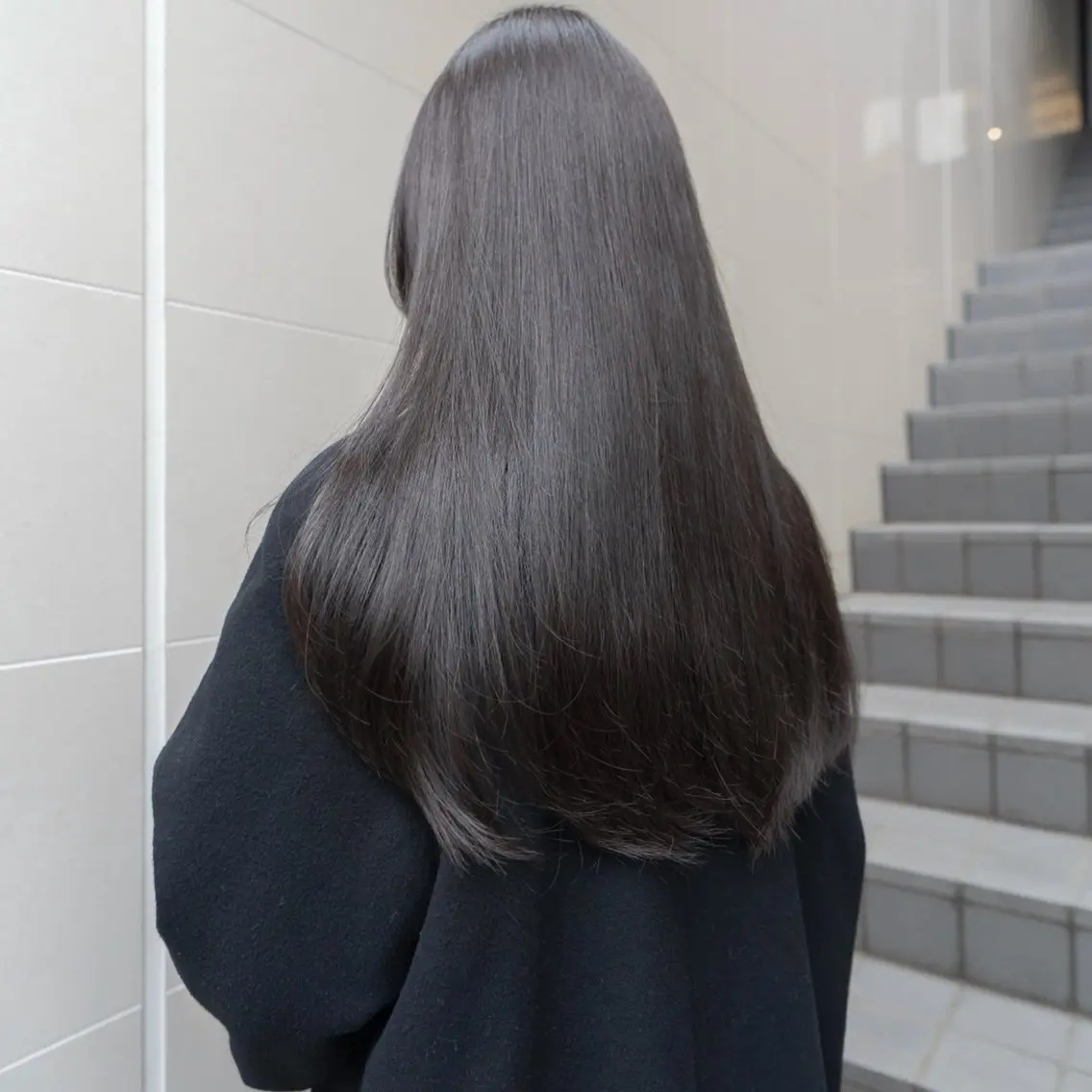 ロング カラー グレージュ カット ヘアカラー トリートメント 高橋大樹/グレー ジュ/ブリーチなしのヘアスタイル