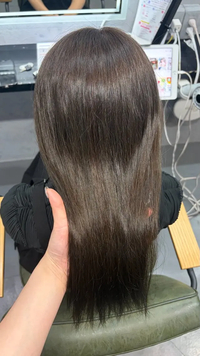 ロング カラー オリーブカラー やぶかみ りんのヘアスタイル