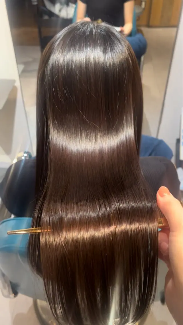 ロング トリートメント ヘアカラー 小野 愛美のヘアスタイル