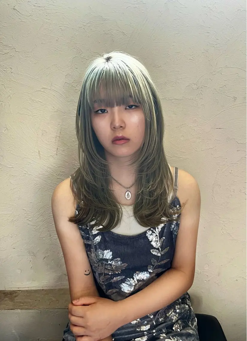 セミロング カラー ミント ミントグリーン レイヤーカット カット ヘアカラー トリートメント レイヤーカット/ブラ ウンカラー/河野凜のヘアスタイル