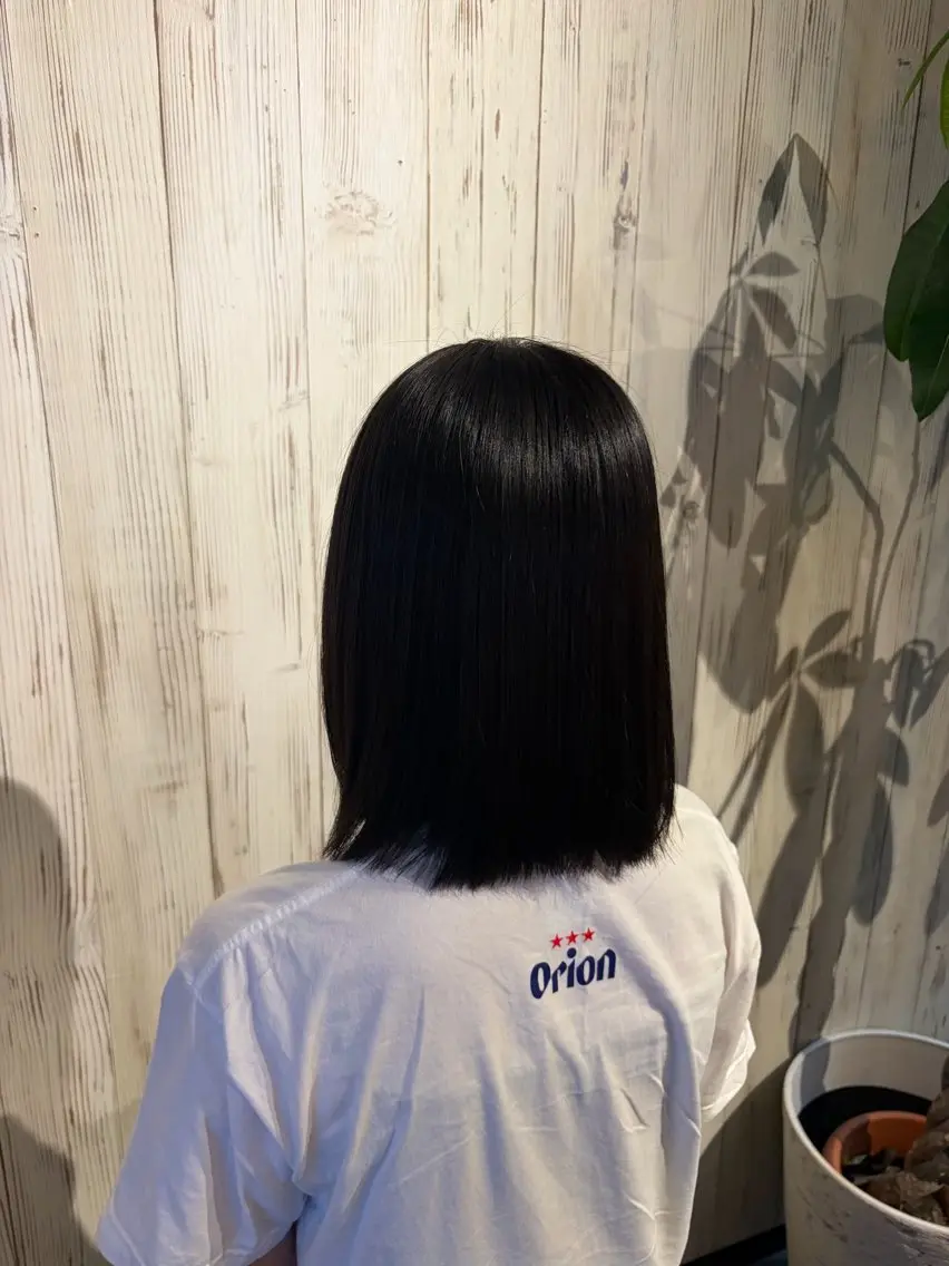 ミディアム カット 縮毛矯正 トリートメント 織部 望のヘアスタイル