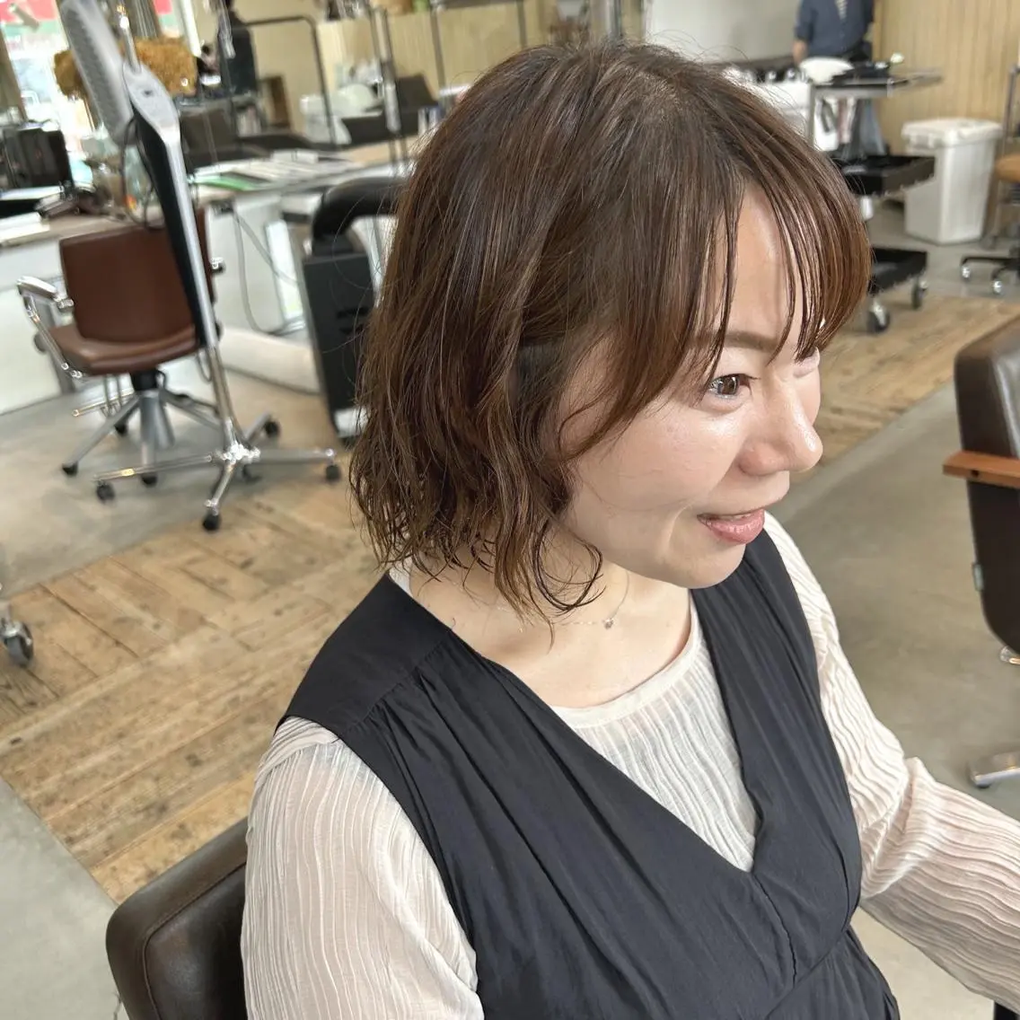 ミディアム カット パーマ 綿貫 美雪のヘアスタイル