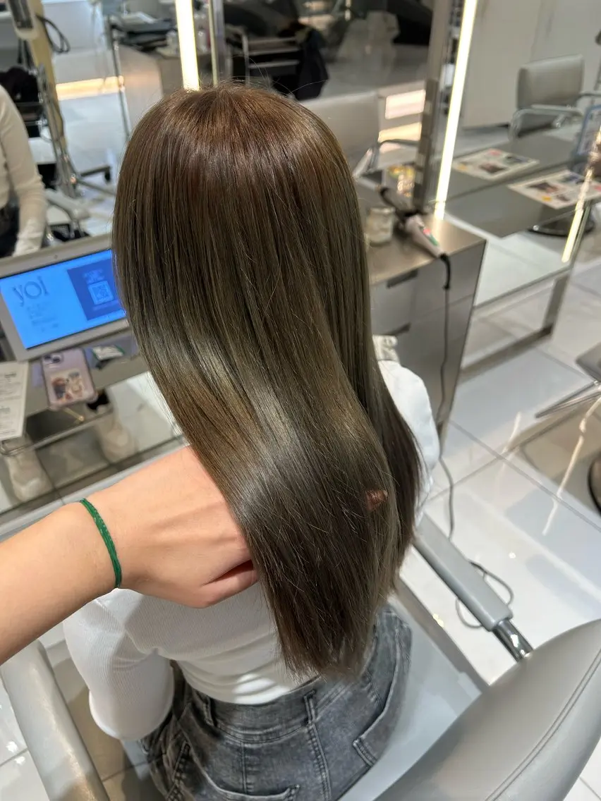 ロング カラー ブリーチ オリーブカラー カット ヘアカラー 海外レイヤー /NAGISAのヘアスタイル
