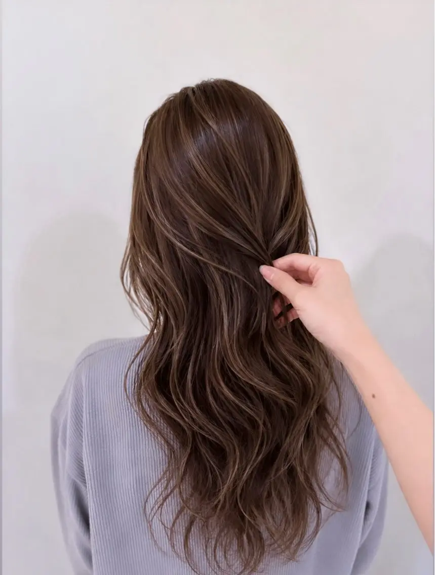 ロング カラー ハイライトカラー ハイライト ヘアカラー 西川 舞彩のヘアスタイル