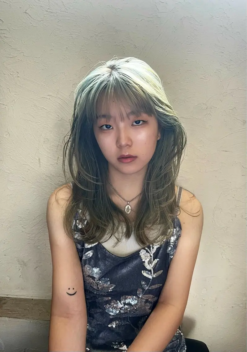 セミロング カラー ミント ミントグリーン レイヤーカット カット ヘアカラー トリートメント レイヤーカット/ブラ ウンカラー/河野凜のヘアスタイル
