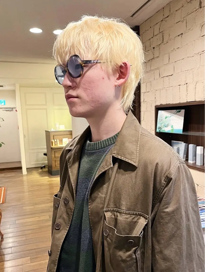 メンズカット＋ブリーチ＋オンカラーの写真