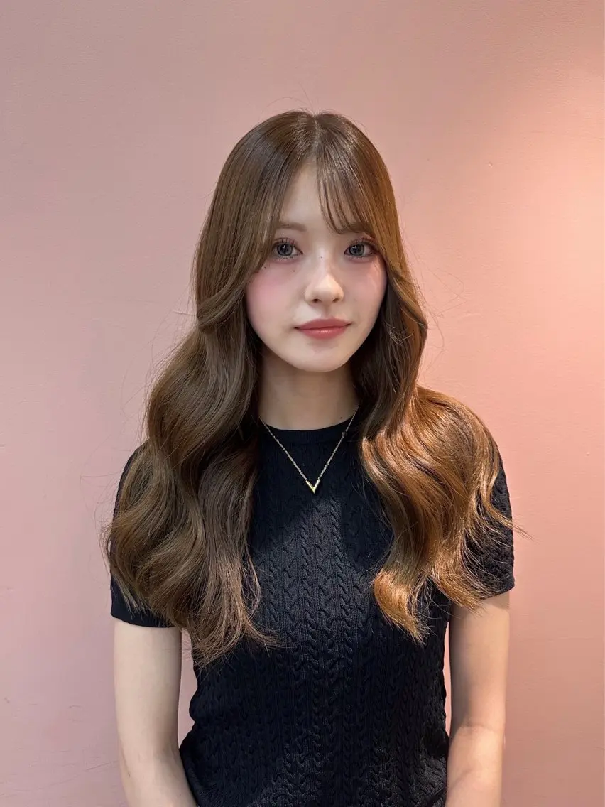 ロング カラー ベージュカラー オレンジ 安井 美咲希のヘアスタイル