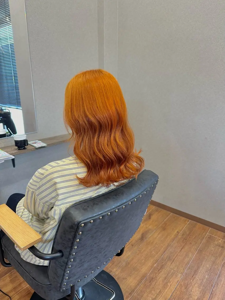 ロング カラー ブラウンカラー オレンジ オレンジブラウン ヘアカラー トリートメント 鵜飼 真伍のヘアスタイル