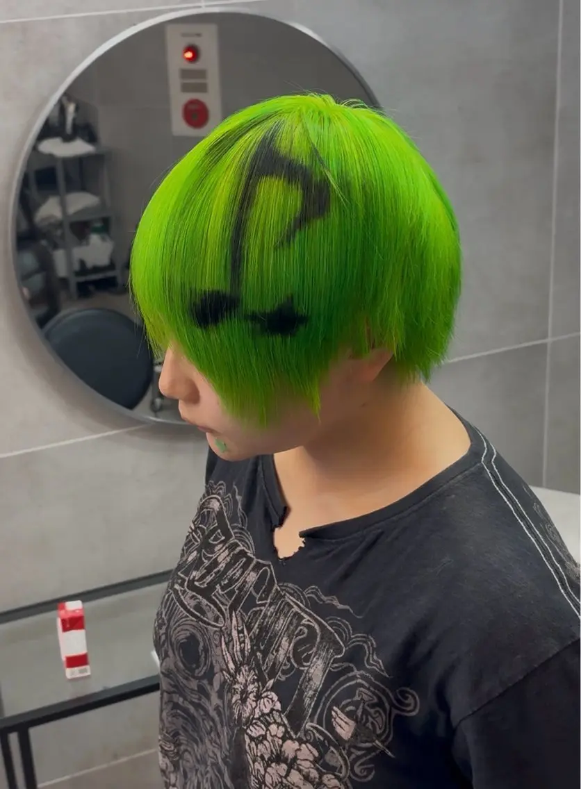 セミロング カラー デザインカラー ヘアカラー トリートメント THE./ブリーチ 透感カラー/髪質改善のヘアスタイル