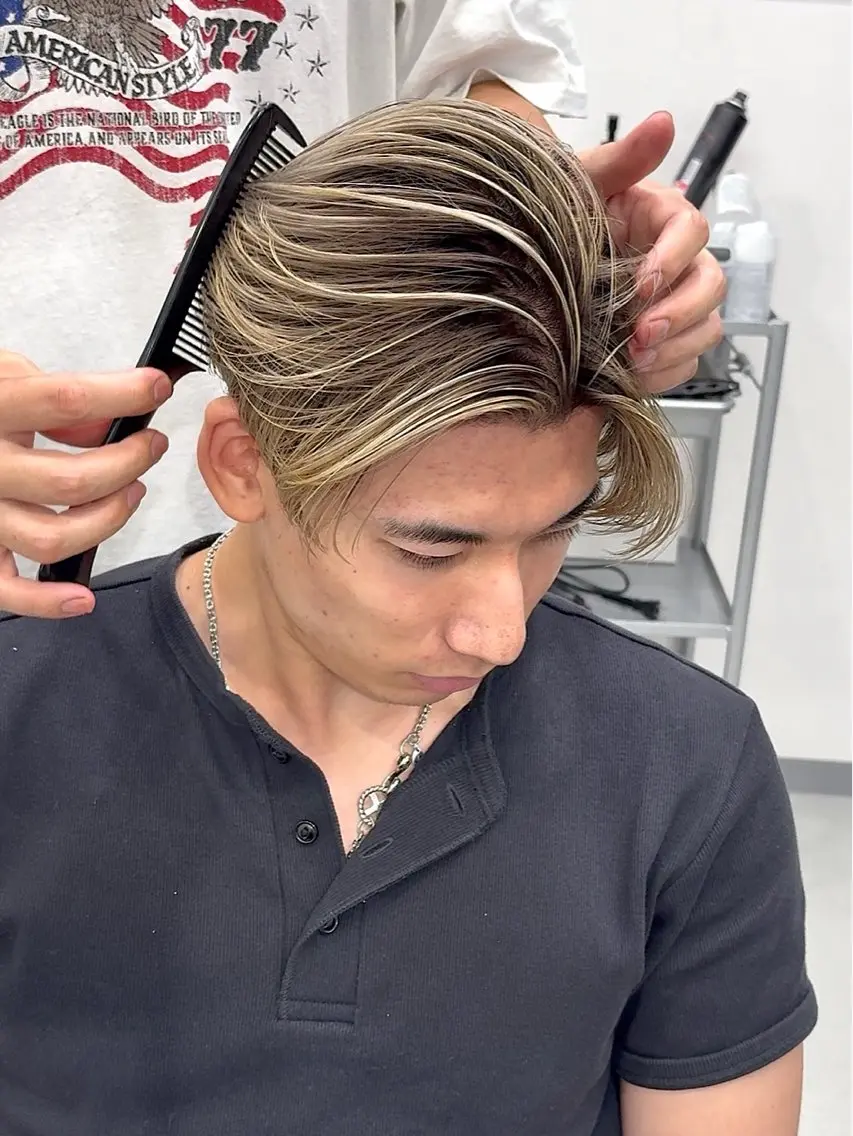 ミディアム カラー メンズ メンズバレイヤージュ バレイヤージュ デザインカラー レイヤーカット takumi/パーマ /バレイヤージュのヘアスタイル