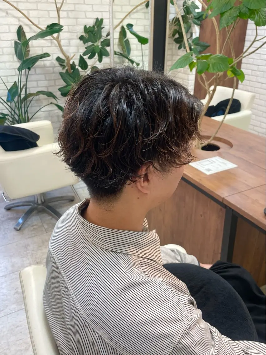ショート パーマ メンズ 波巻きパーマ ダブルカラー/ レイヤー🍒齋藤 澪のヘアスタイル