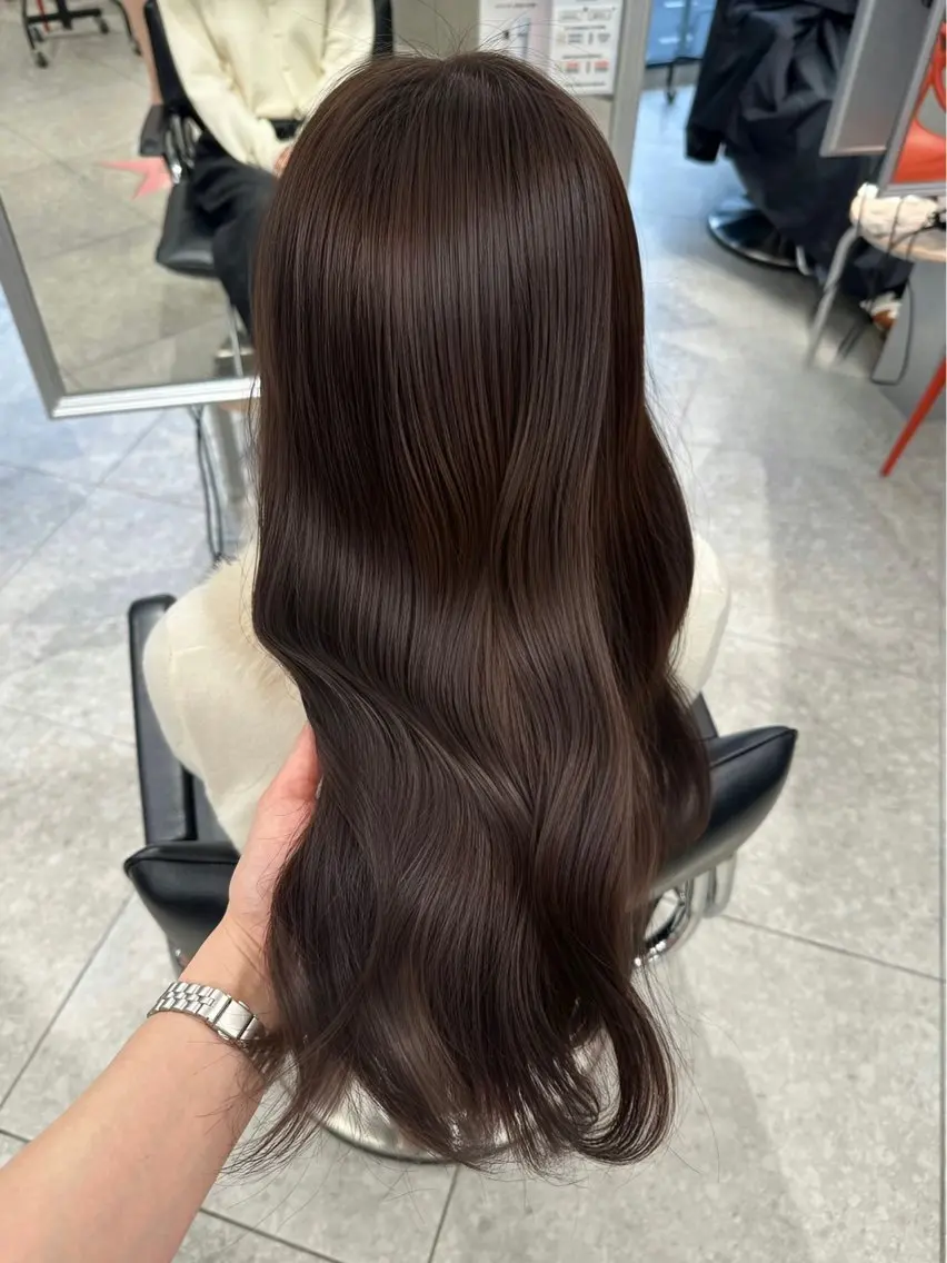 ロング ヘアカラー カワチ リュウタのヘアスタイル