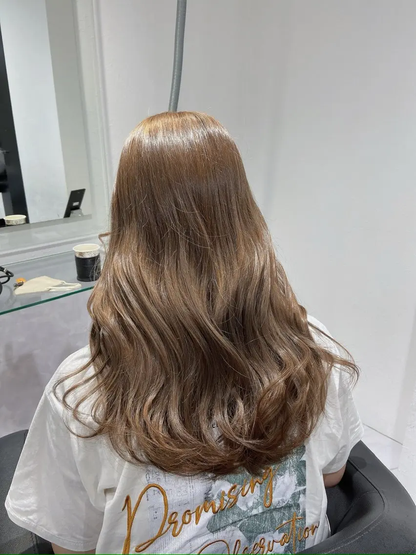 セミロング カラー センターパート特化 井上健太のヘアスタイル